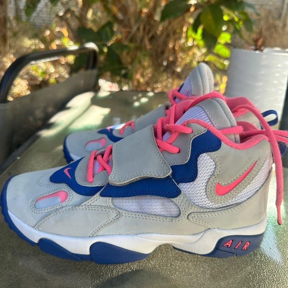 Nike Air‎ Speed Turf GS Kids Sneakers - Gray, Pink, and Blue Size 5.5